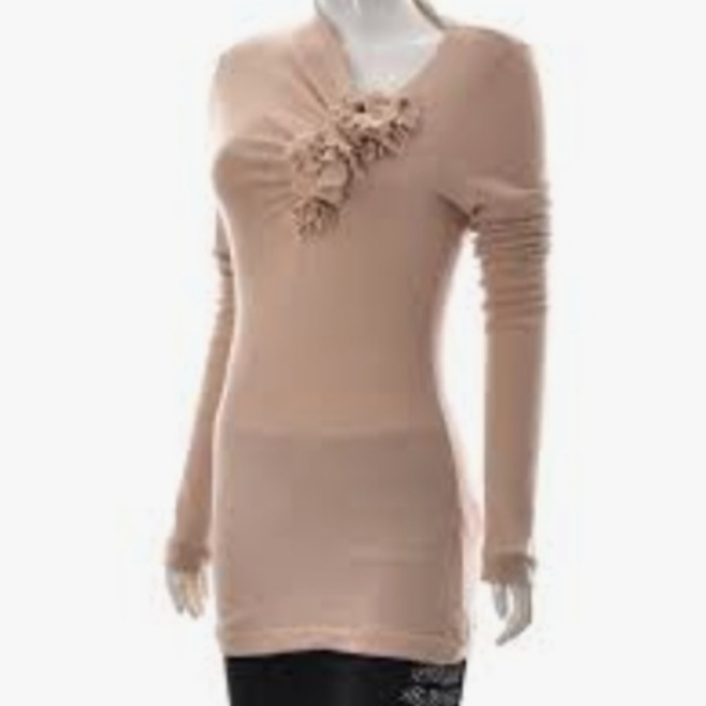 La fee maraboutee ( Anthro)   4 flower asymmetrical neckline light sweater